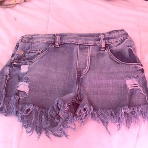 Cute denim ripped overalls !